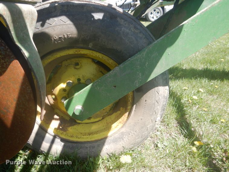 image for item HE9710 John Deere P7000  planter
