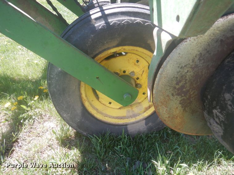 image for item HE9710 John Deere P7000  planter