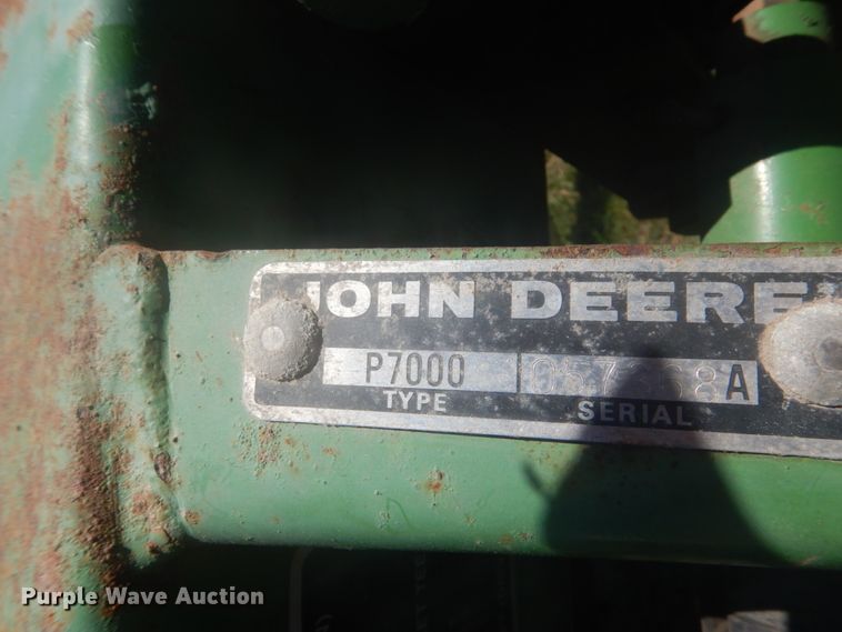 image for item HE9710 John Deere P7000  planter
