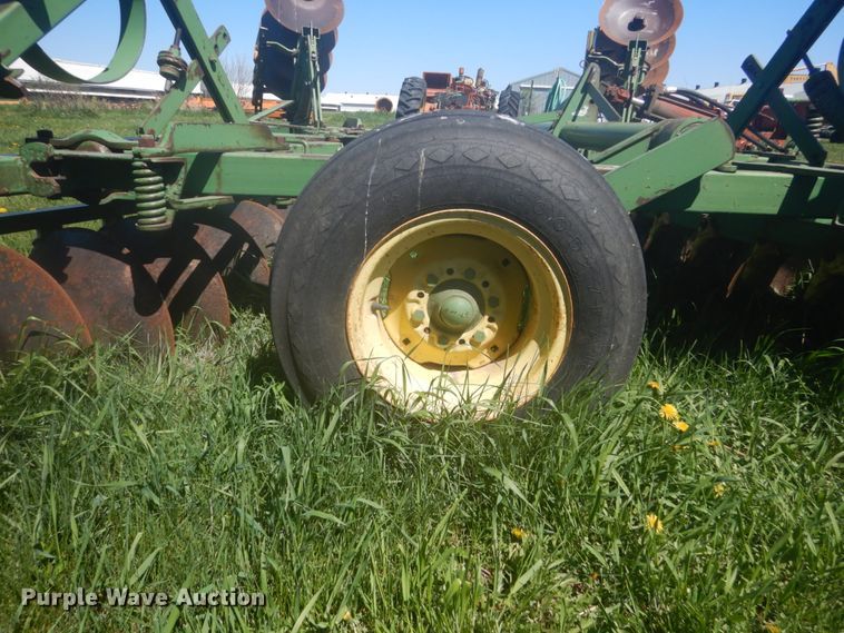 image for item HE9712 John Deere H1120  tandem disk