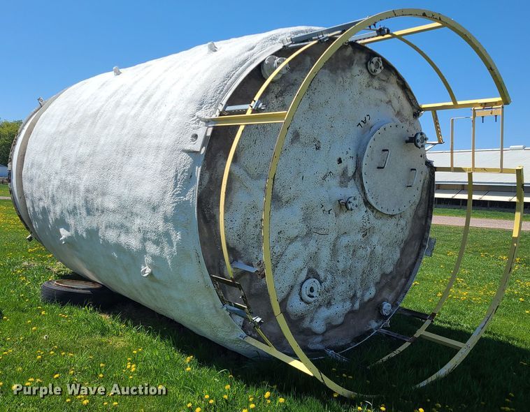 image for item HE9715 Insulated tank