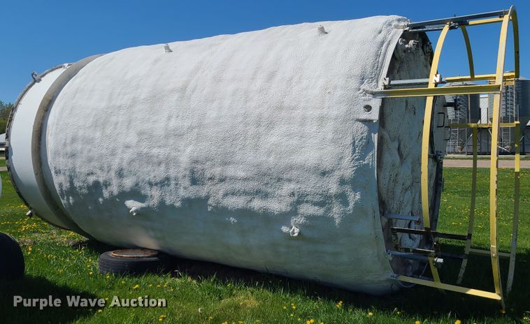 image for item HE9715 Insulated tank