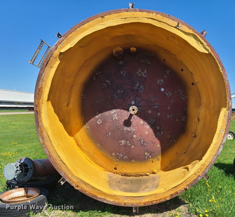 image for item HE9715 Insulated tank