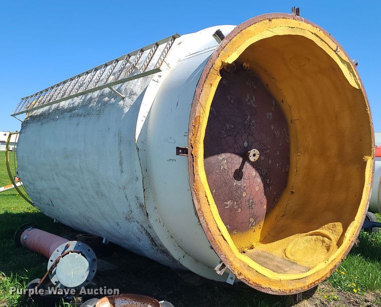 image for item HE9715 Insulated tank