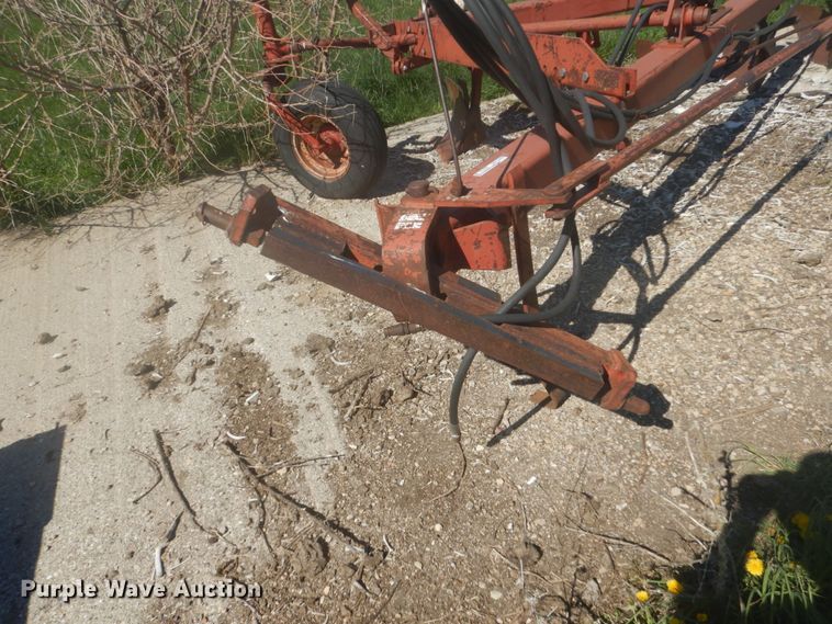 image for item HE9716 International 710  seven bottom plow