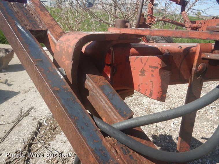 image for item HE9716 International 710  seven bottom plow