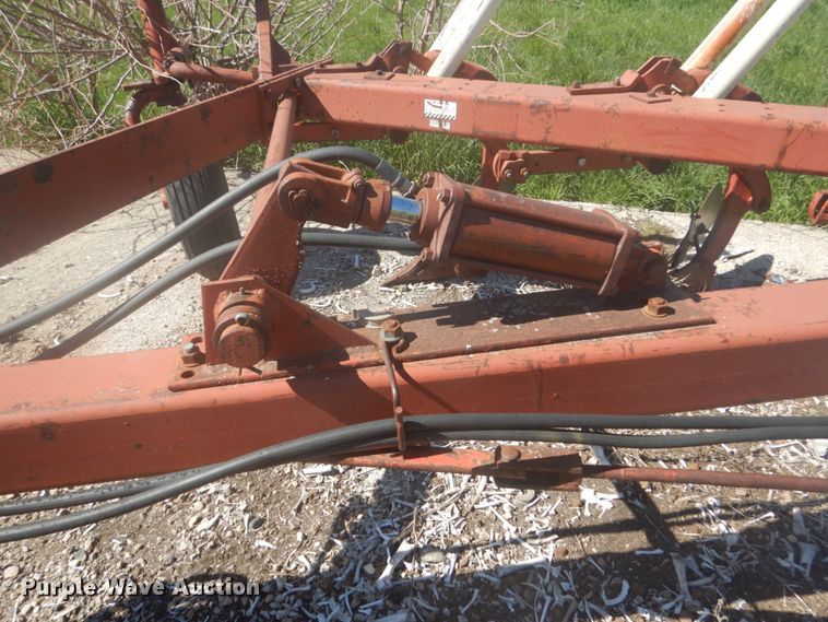 image for item HE9716 International 710  seven bottom plow