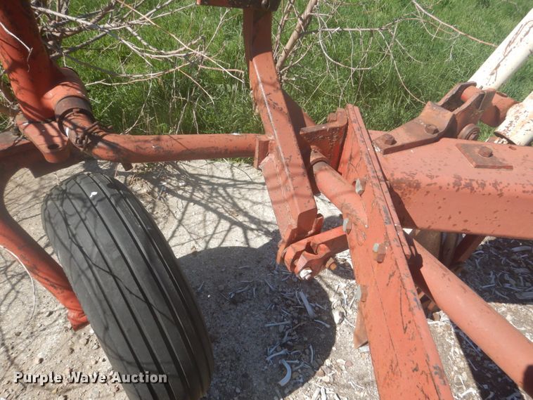 image for item HE9716 International 710  seven bottom plow