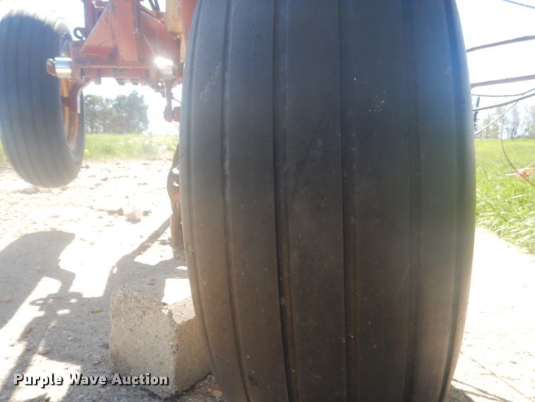 image for item HE9716 International 710  seven bottom plow