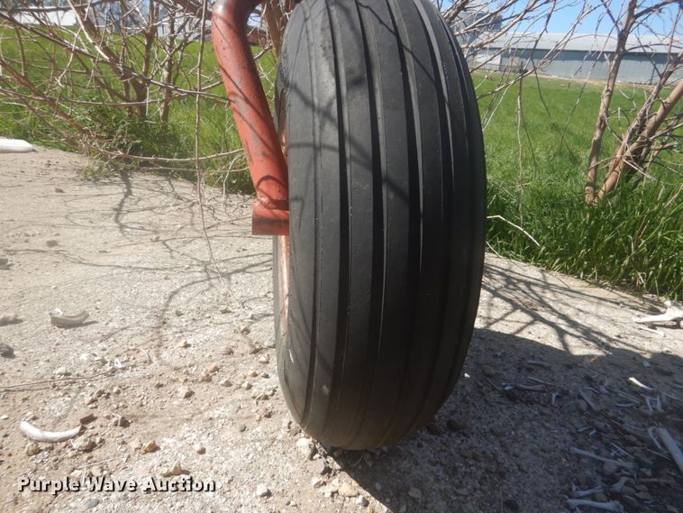 image for item HE9716 International 710  seven bottom plow