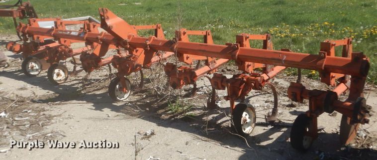 image for item HE9717 Allis Chalmers 90  row crop cultivator