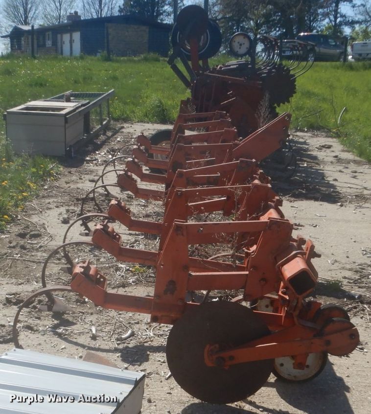 image for item HE9717 Allis Chalmers 90  row crop cultivator