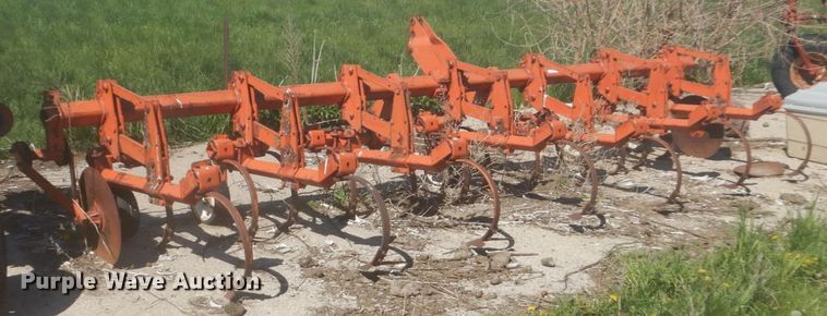 image for item HE9717 Allis Chalmers 90  row crop cultivator