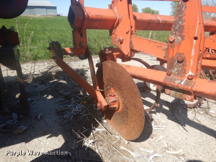 image for item HE9717 Allis Chalmers 90  row crop cultivator