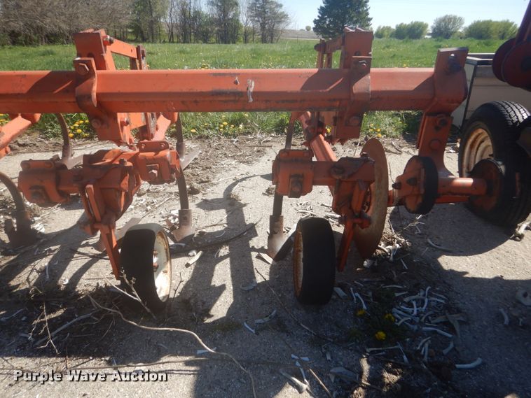 image for item HE9717 Allis Chalmers 90  row crop cultivator
