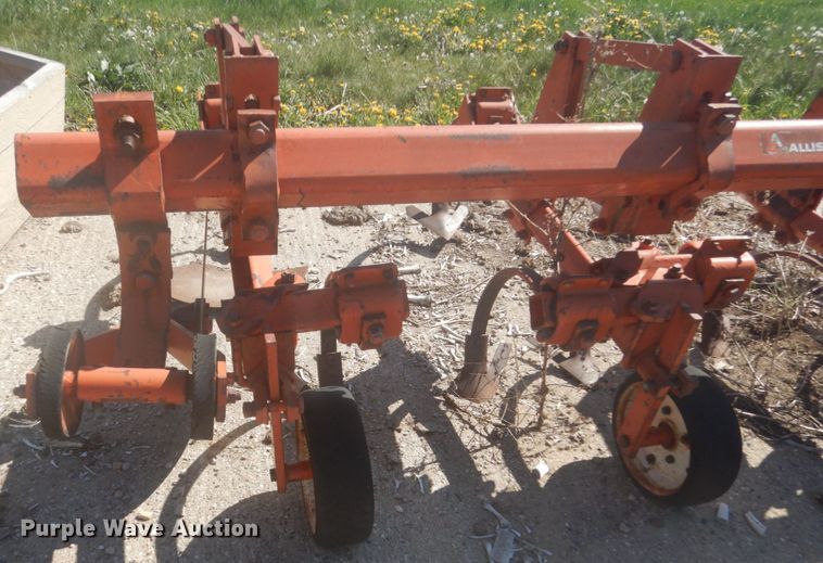 image for item HE9717 Allis Chalmers 90  row crop cultivator