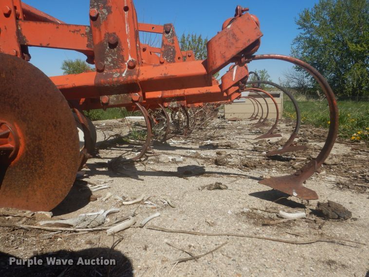 image for item HE9717 Allis Chalmers 90  row crop cultivator