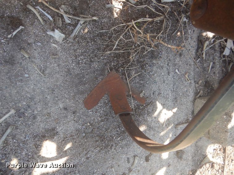 image for item HE9718 International 183  row crop cultivator