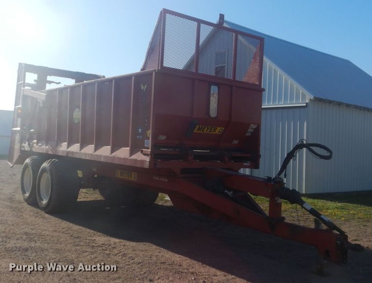 image for item HE9720 Meyer XTS2400  manure spreader