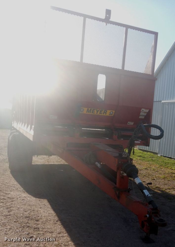 image for item HE9720 Meyer XTS2400  manure spreader