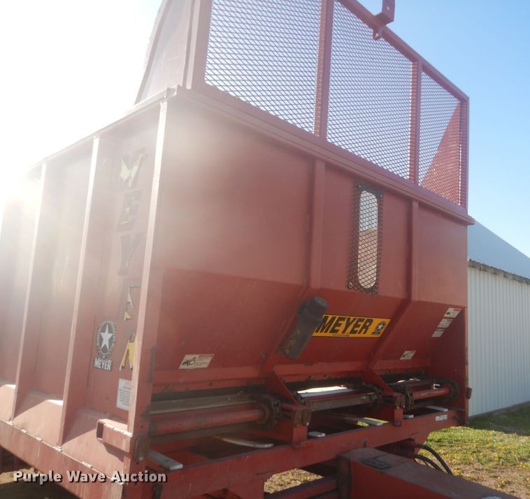 image for item HE9720 Meyer XTS2400  manure spreader