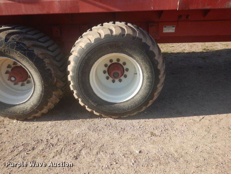 image for item HE9720 Meyer XTS2400  manure spreader