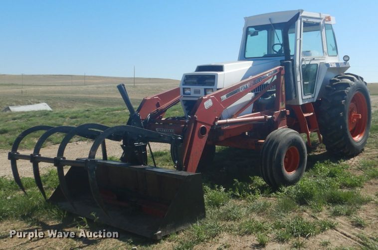 image for item HE9740 1979 Case 2390  tractor