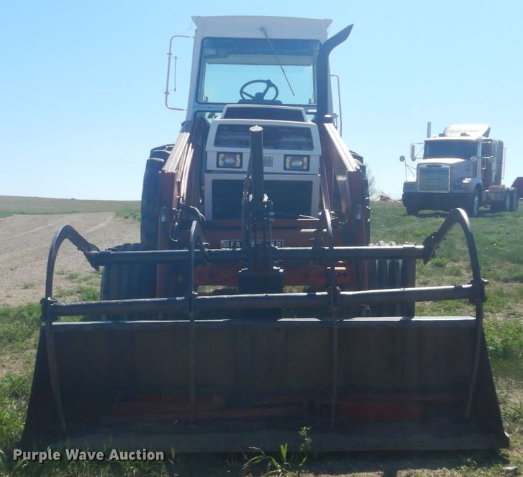 image for item HE9740 1979 Case 2390  tractor