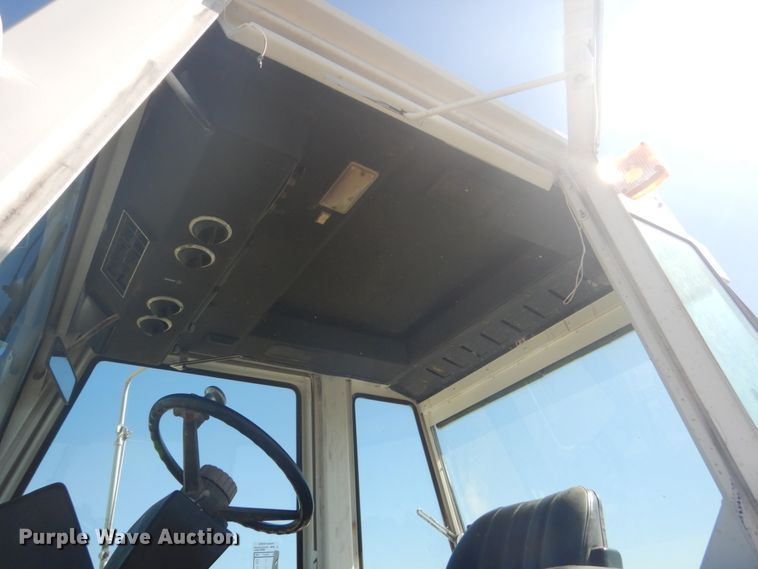 image for item HE9740 1979 Case 2390  tractor