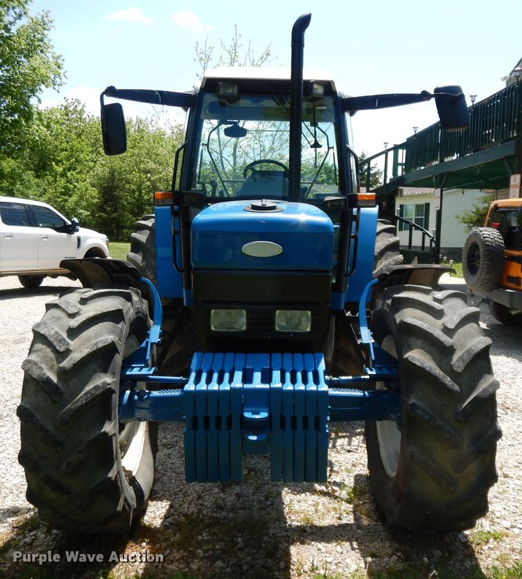 image for item HO9479 1993 Ford 8240  MFWD tractor