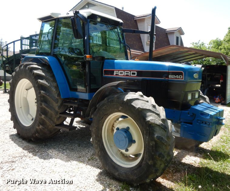 image for item HO9479 1993 Ford 8240  MFWD tractor