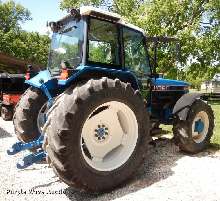 image for item HO9479 1993 Ford 8240  MFWD tractor