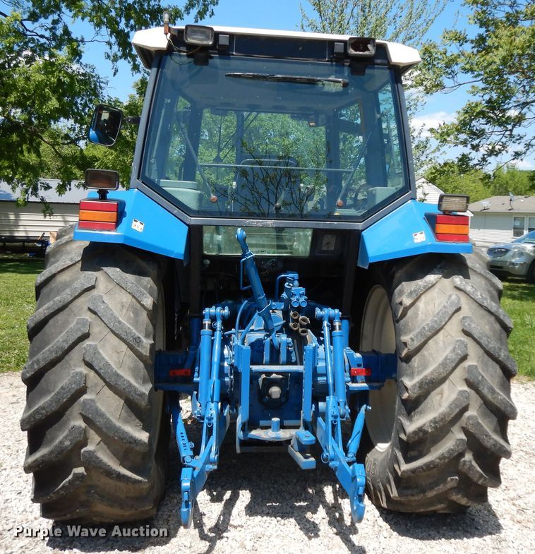 image for item HO9479 1993 Ford 8240  MFWD tractor