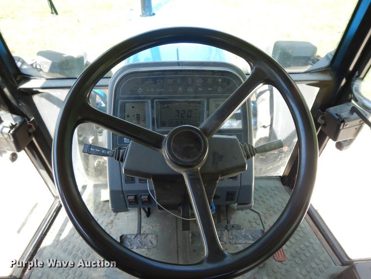 image for item HO9479 1993 Ford 8240  MFWD tractor