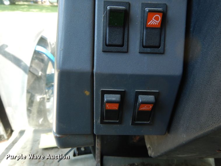 image for item HO9479 1993 Ford 8240  MFWD tractor