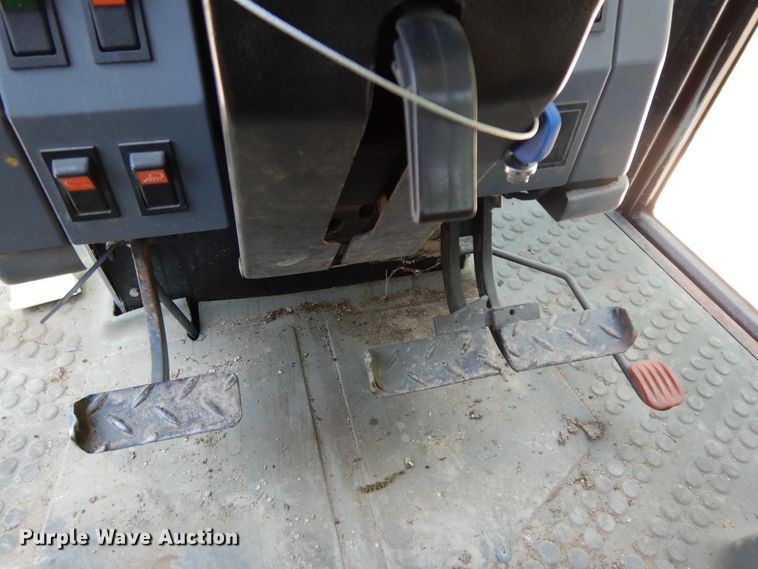 image for item HO9479 1993 Ford 8240  MFWD tractor