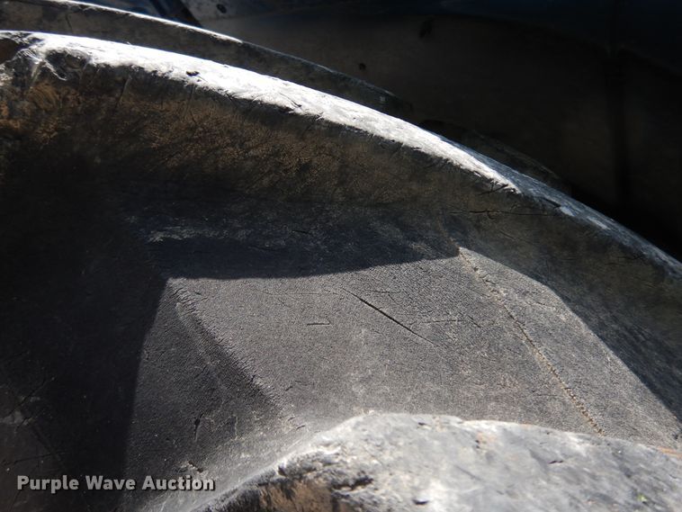 image for item HO9479 1993 Ford 8240  MFWD tractor