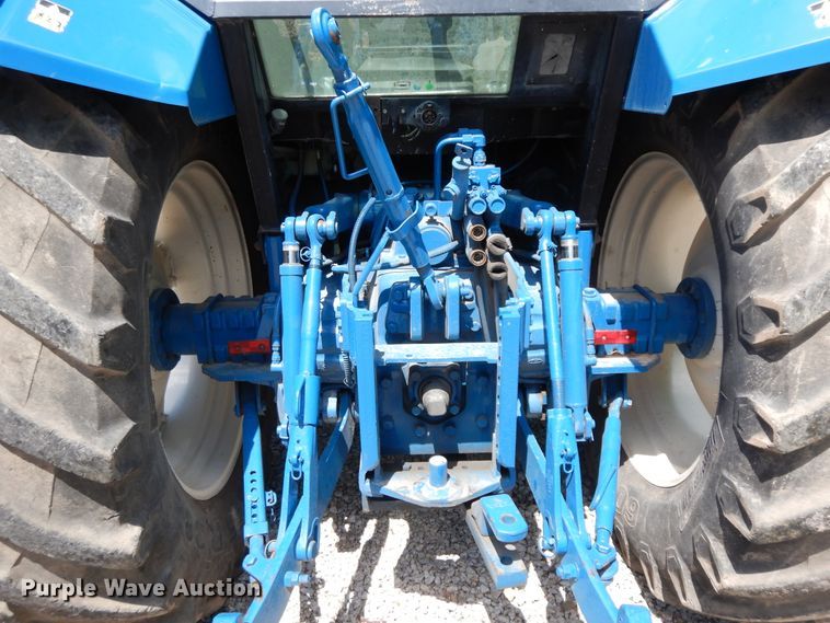 image for item HO9479 1993 Ford 8240  MFWD tractor