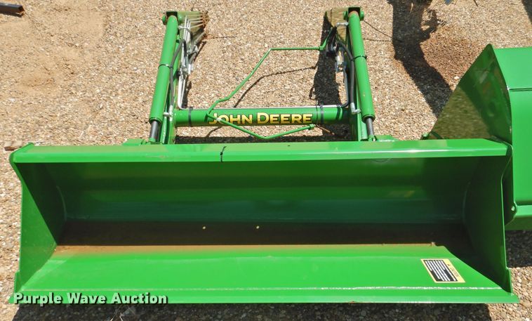 image for item HQ9256 John Deere D170  loader