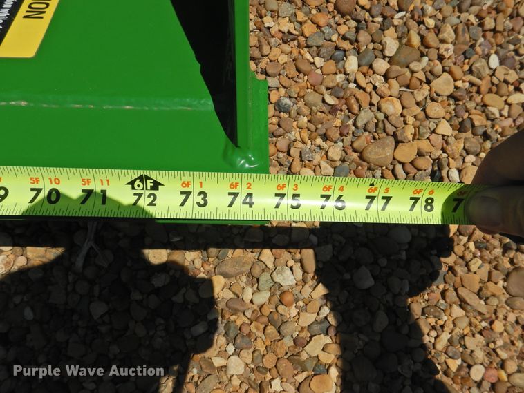 image for item HQ9256 John Deere D170  loader