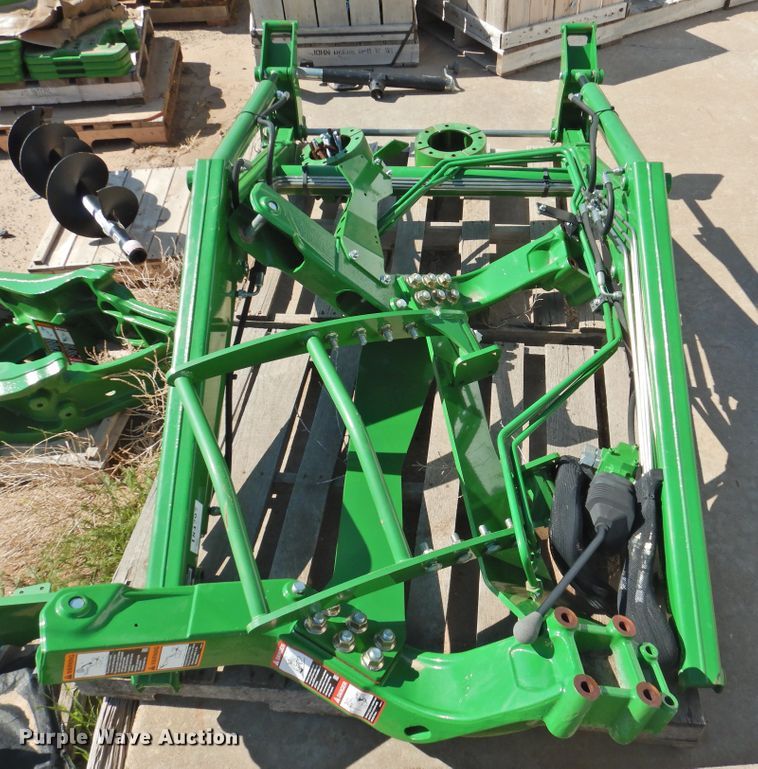 image for item HQ9260 John Deere D170  loader