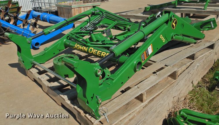 image for item HQ9260 John Deere D170  loader