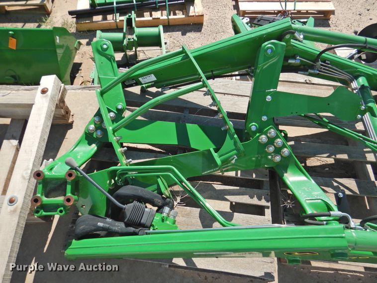 image for item HQ9260 John Deere D170  loader