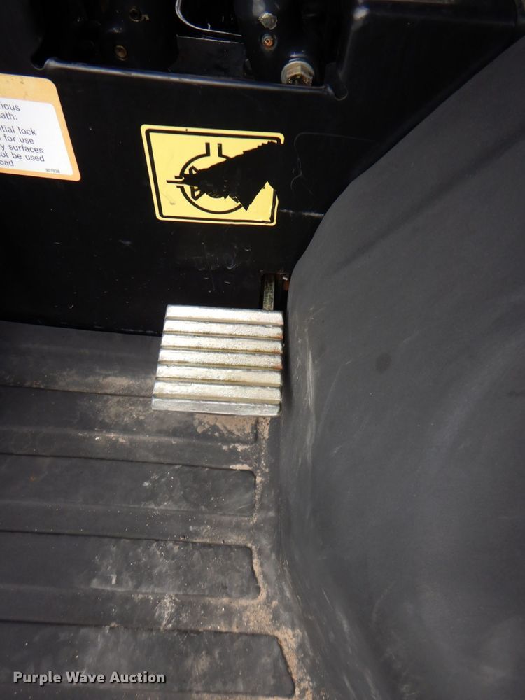 image for item HT9265 2005 Farmtrac 795DTC  MFWD tractor