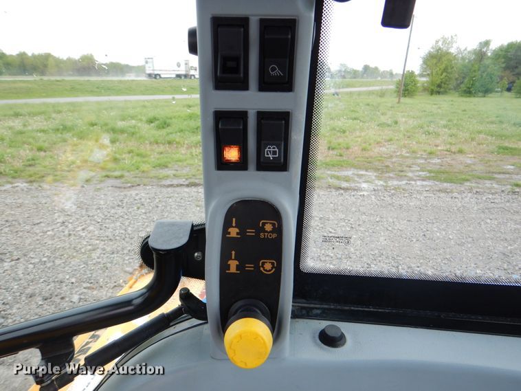 image for item HX9223 New Holland T5060  tractor