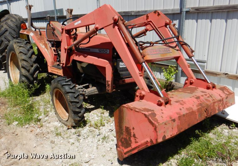 image for item IA9769 Massey Ferguson 1250  tractor