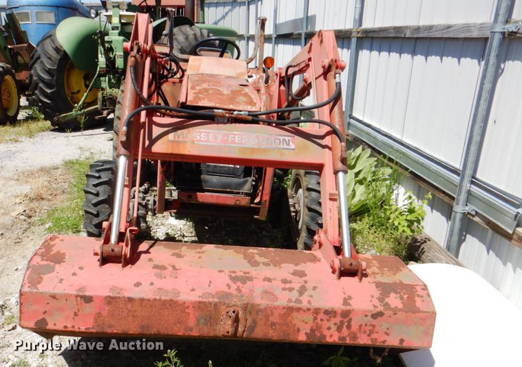 image for item IA9769 Massey Ferguson 1250  tractor