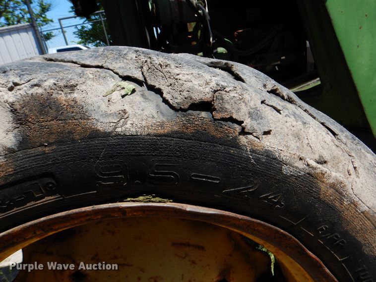 image for item IA9770 John Deere 1250  tractor