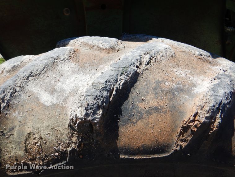 image for item IA9770 John Deere 1250  tractor