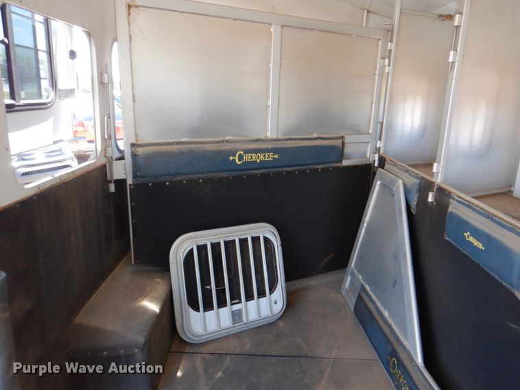 image for item IA9772 2002 Cherokee Industries  livestock trailer